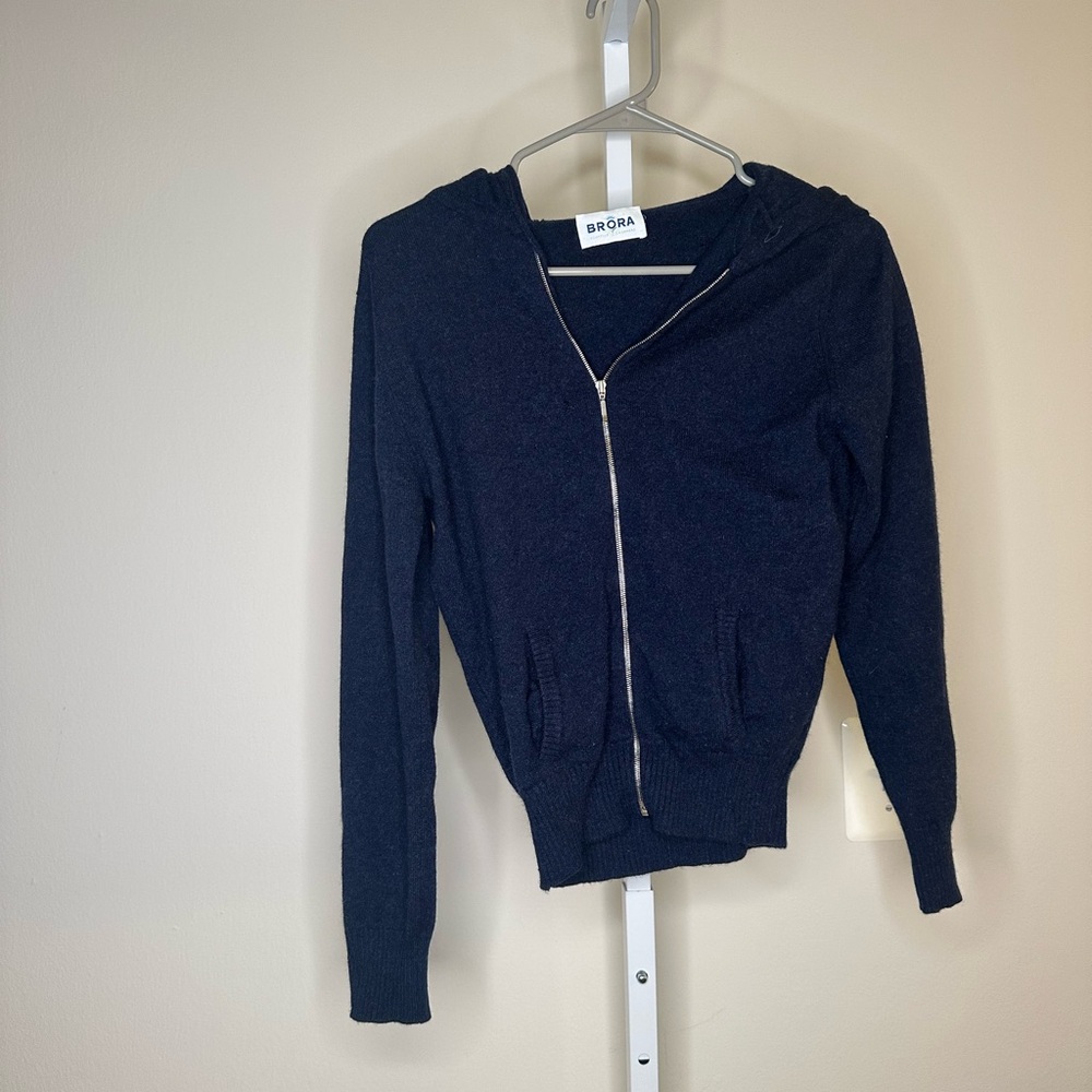 Briar Scottish Cashmere Zip-Up Sweater in Size XS